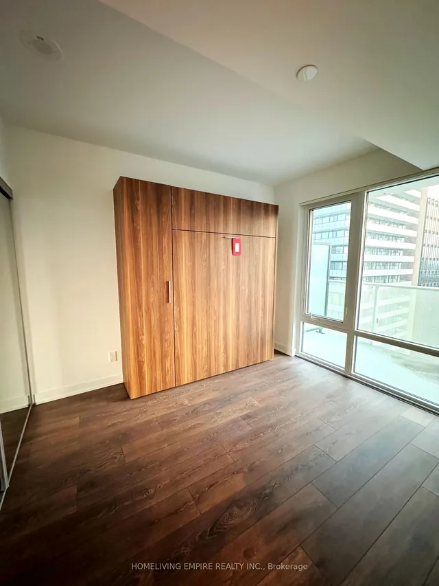 Additional image 7 of 501 Yonge St Unit 2013