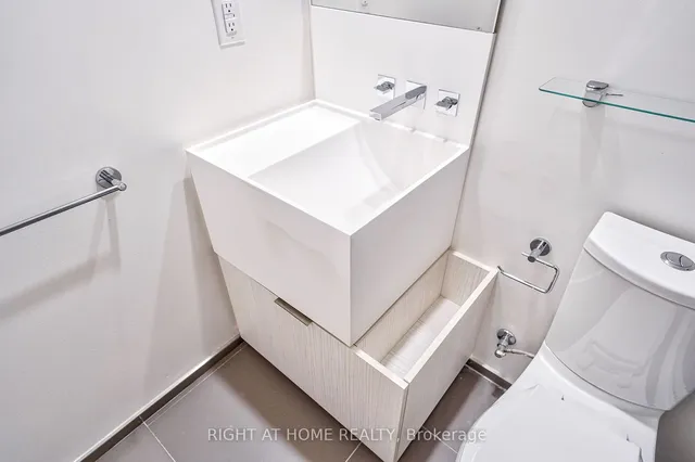 Additional image 11 of 1 bloor St Unit 6608