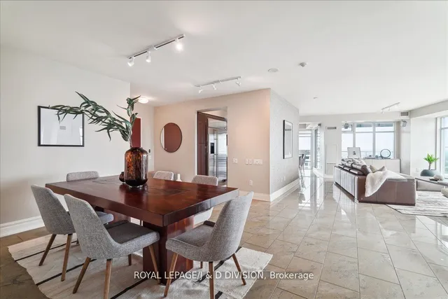Additional image 10 of 2181 Yonge St Unit 3402