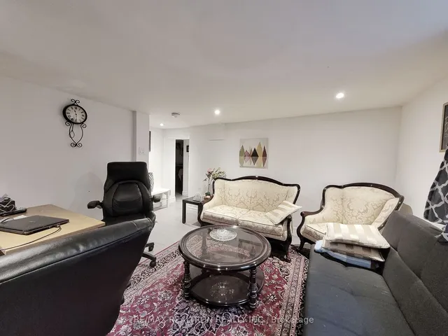 Additional image 35 of 185 Steeles Ave