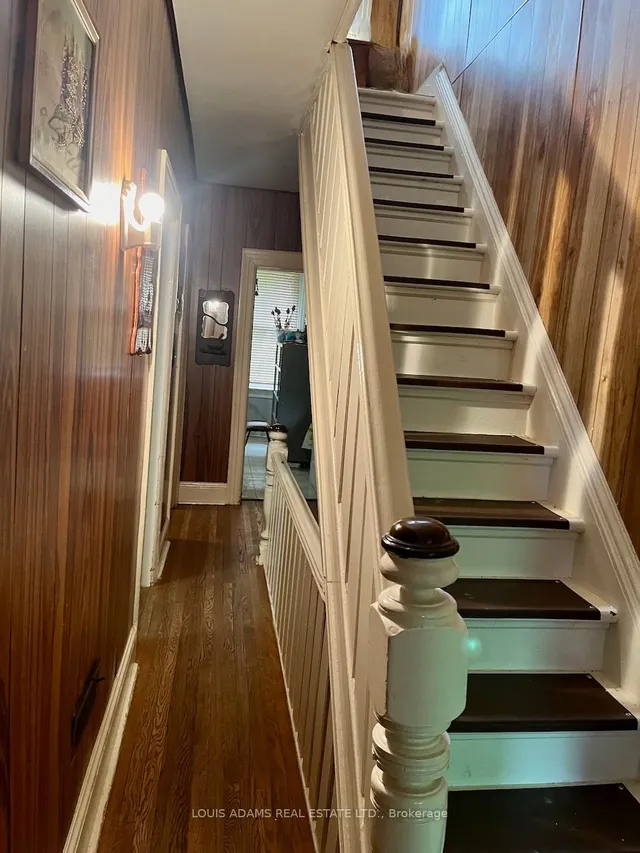 Additional image 15 of 657 Bloor St