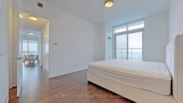 Additional image 33 of 55 Merchants' Wharf St Unit 723