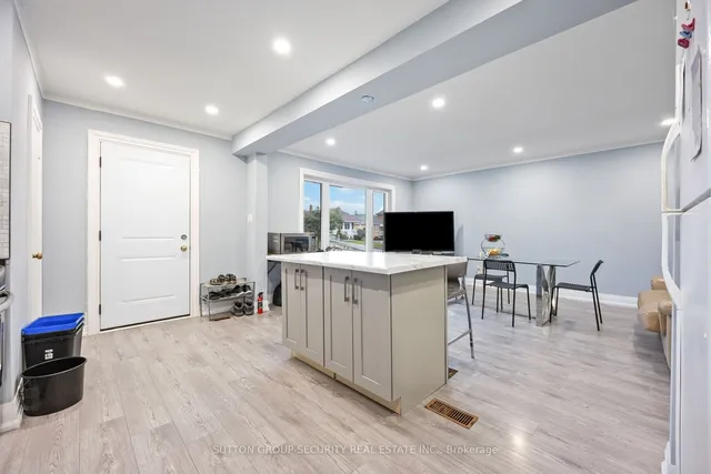 Additional image 11 of 1104 Glengrove Ave