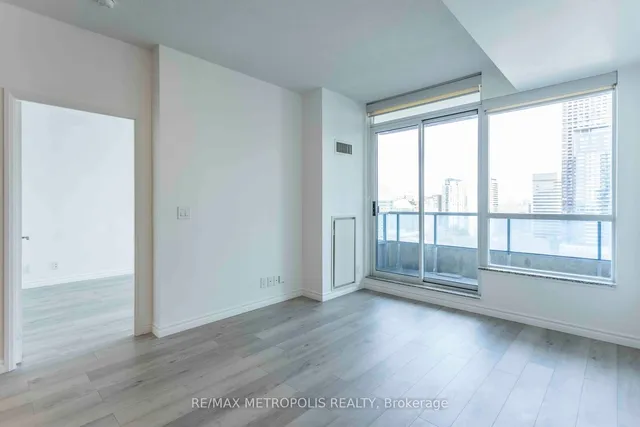 Additional image 9 of 500 Sherbourne St Unit 1811