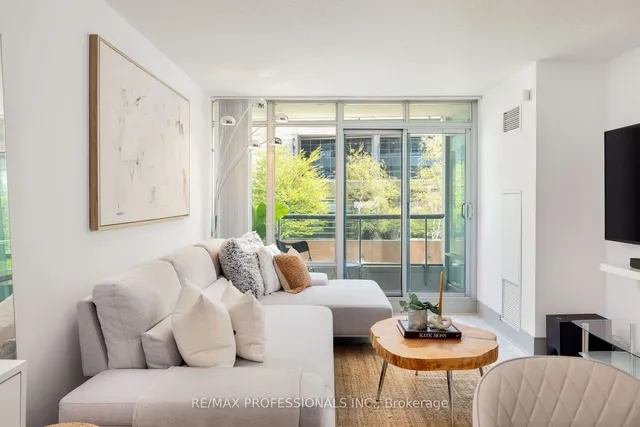 Additional image 7 of 81 Navy Wharf Crt Unit 302