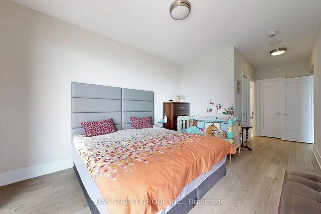 Additional image 23 of 118 Merchants' Wharf Unit 305