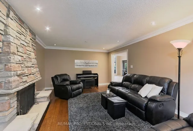 Additional image 8 of 47 Laurel Ave