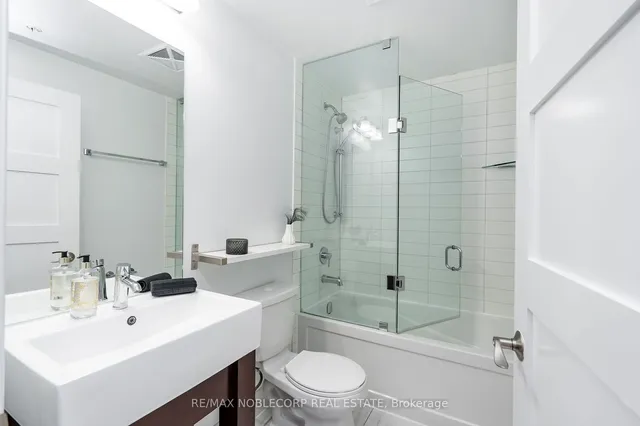 Additional image 10 of 840 Queens Plate Dr Unit 805