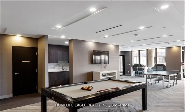 Additional image 18 of 51 East Liberty St Unit 706