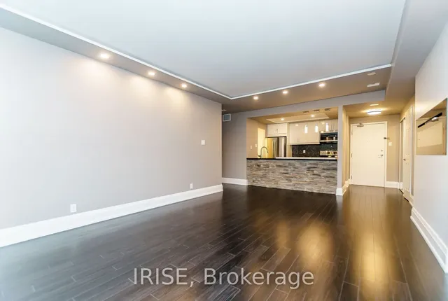 Additional image 3 of 77 Harbour Sq Unit 806