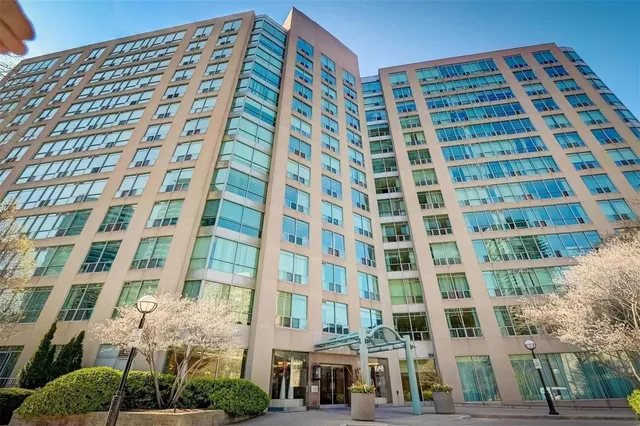 Additional image 15 of 942 Yonge St Unit 703