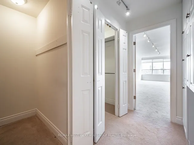 Additional image 32 of 130 Carlton St Unit 1505