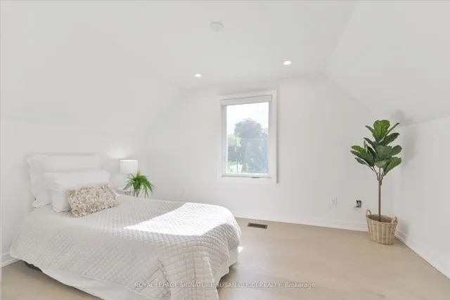 Additional image 18 of 22 Donora Dr