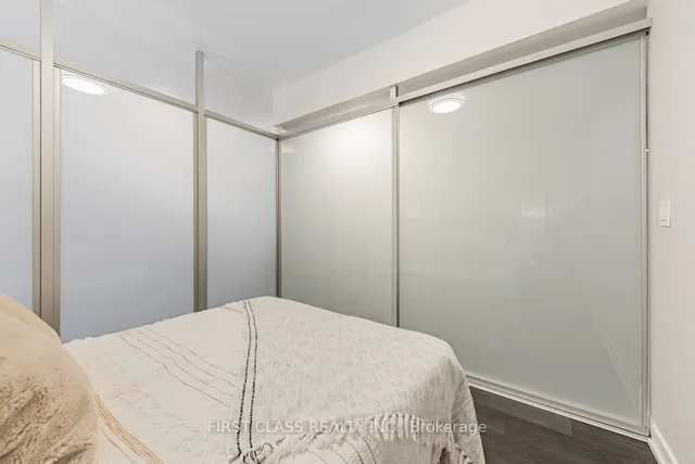 Additional image 20 of 426 University Ave Unit 1705