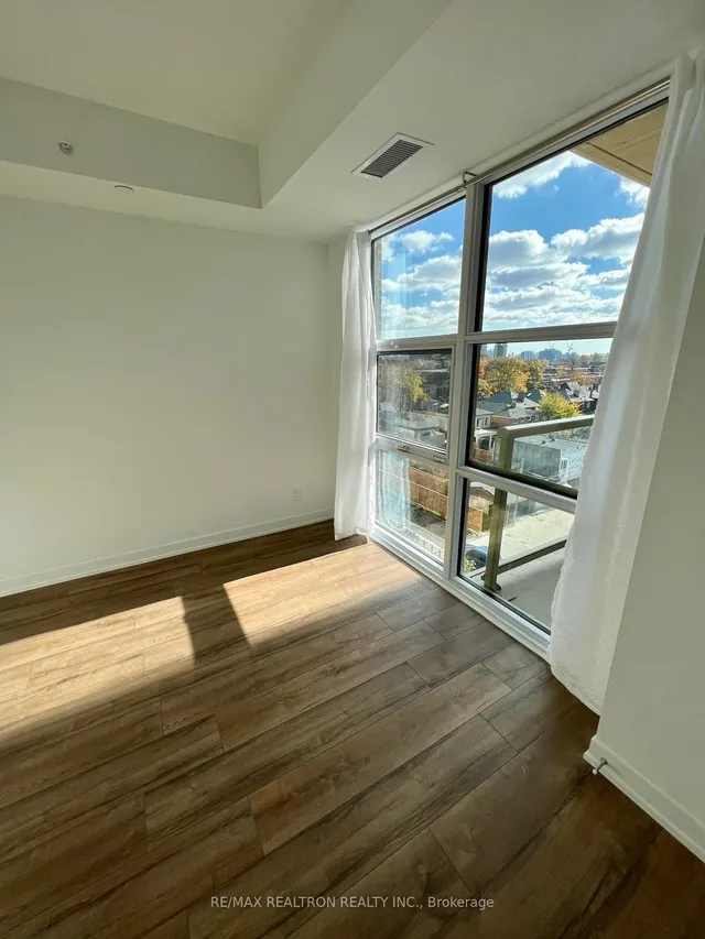 Additional image 17 of 1787 St Clair Ave Unit 604