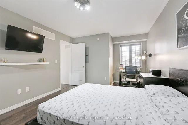 Additional image 18 of 141 Isaac Devins Blvd Unit 6