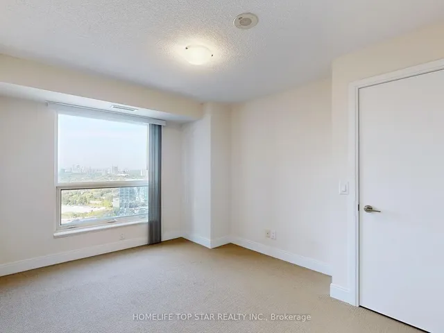 Additional image 16 of 135 Village Green Sq Unit 2821