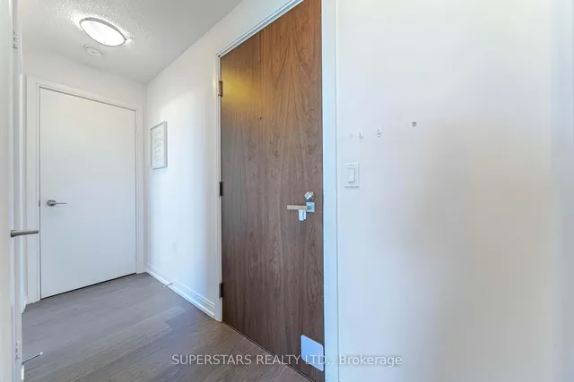 Additional image 12 of 255 Village Green Sq Unit 408