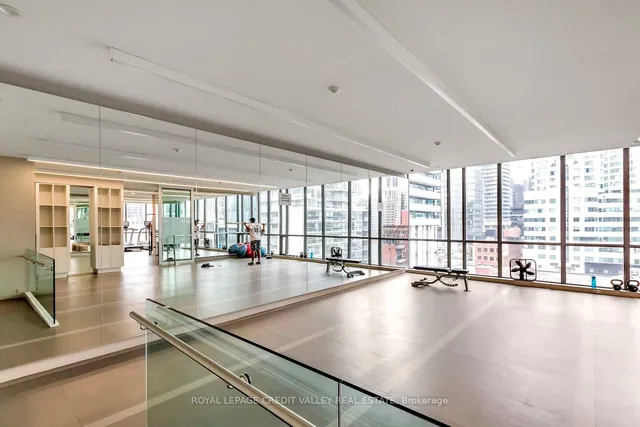 Additional image 21 of 8 Charlotte St Unit 1003