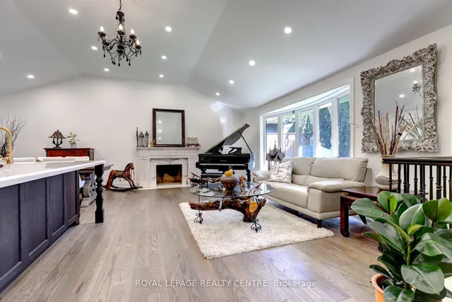 Additional image 6 of 8 Bell Royal Crt