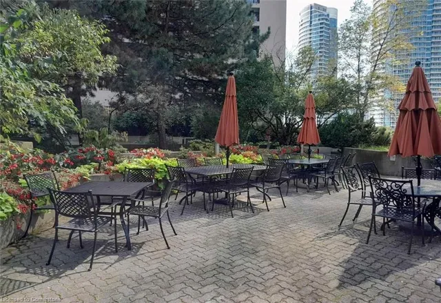 Additional image 29 of 33 Harbour Sq Unit 2037