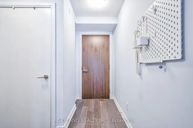 Additional image 14 of 255 Village Green Sq Unit 2204