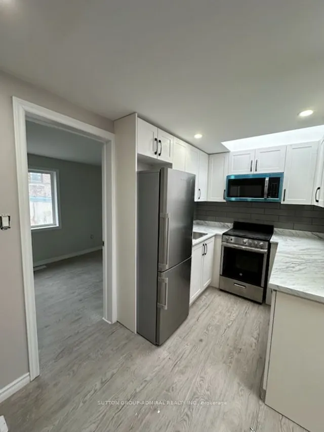 Additional image 13 of 658 Dundas St