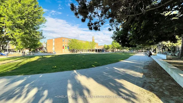 Additional image 37 of 144 Clinton St