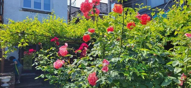 Additional image 28 of 33 Clinton St