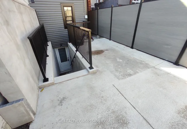 Additional image 38 of 613 Dufferin St