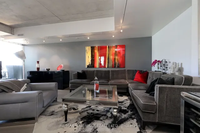 Additional image 8 of 318 King St Unit 1104