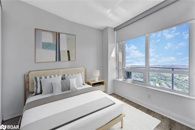 Additional image 18 of 36 Park Lawn Road Rd Unit 3205