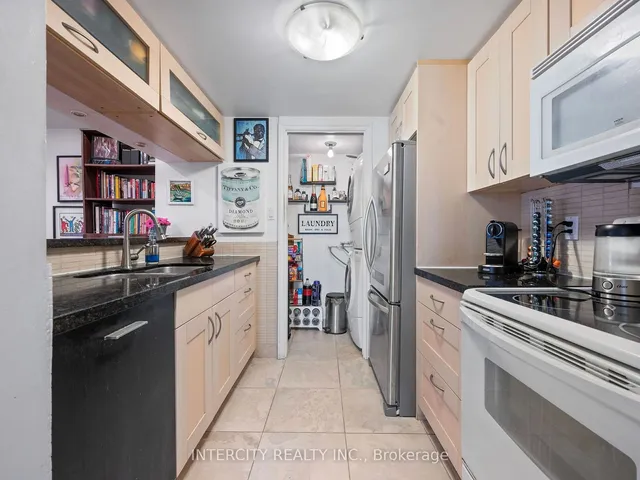 Additional image 9 of 717 Bay St Unit 509