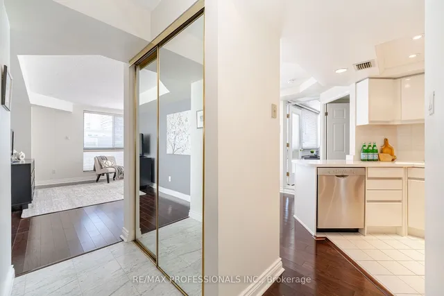 Additional image 4 of 7 Broadway Ave Unit 301