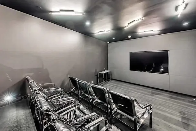 Additional image 38 of 125 Peter St Unit 1401