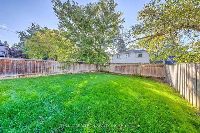 Additional image 40 of 145 Kingsdale Ave