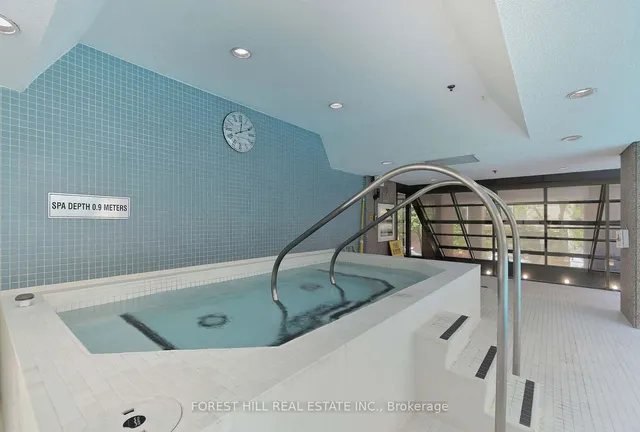 Additional image 27 of 449 Walmer Rd Unit 902