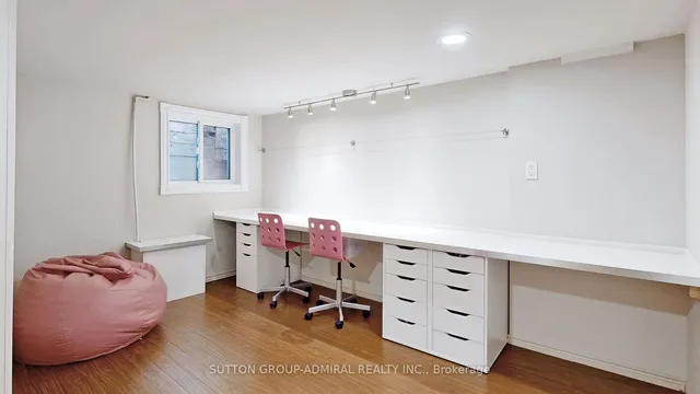 Additional image 33 of 114 Lord Seaton Rd