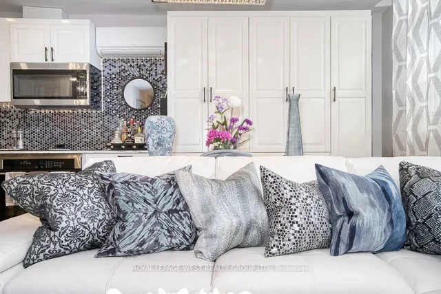 Additional image 12 of 3621 Lake Shore Blvd Unit PH1