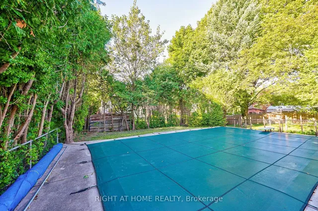 Primary image of 20 Bradenton Dr