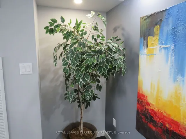 Additional image 4 of 2045 Lakeshore Blvd Unit 3305