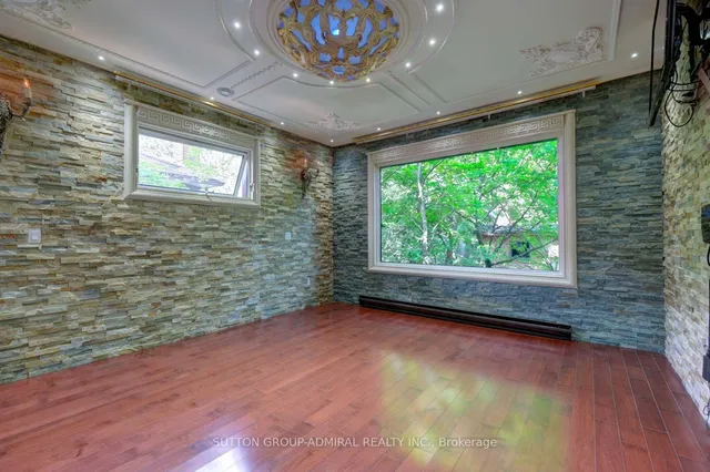 Additional image 24 of 300 Hendon Ave