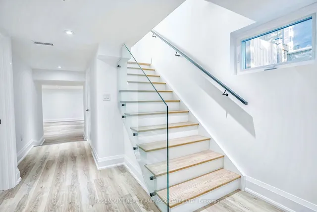 Additional image 22 of 37 Radlett Ave