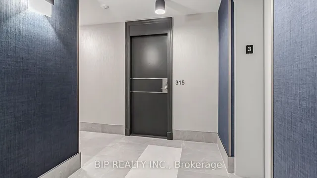 Additional image 4 of 30 Grand Trunk Cres Unit 315