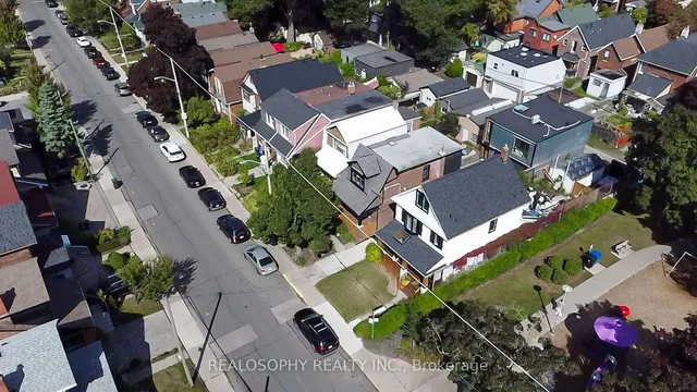 Additional image 28 of 27 Chisholm Ave