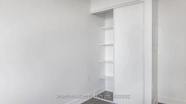 Additional image 17 of 575 Bloor St Unit 2905