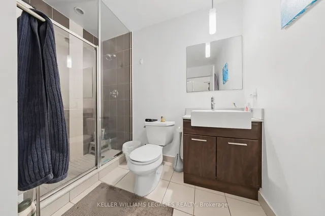 Additional image 11 of 770 Bay St Unit 413