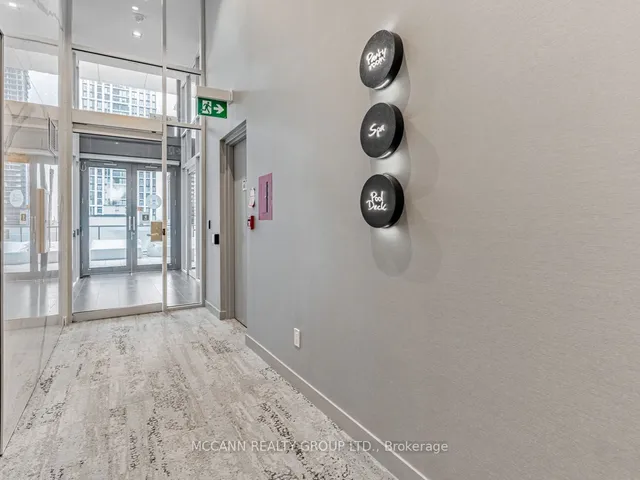 161 Roehampton Ave Unit 332