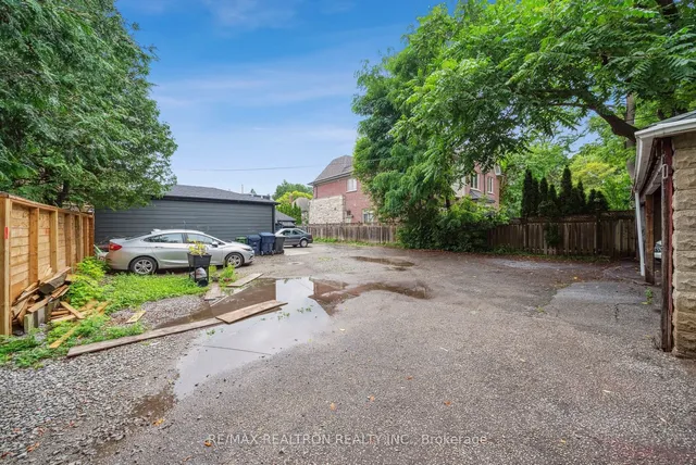 Additional image 33 of 1230 Avenue Rd