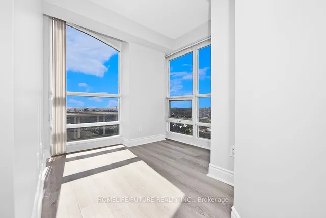 Additional image 14 of 763 BAY St Unit 4211